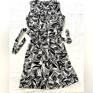 🎉Mossimo Size Small, Sleeveless, Belted